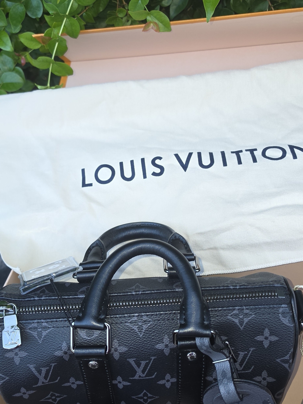 Louis Vuitton Monogram Eclipse Keepall Bandoulière 25 M46271 Black x Gray There